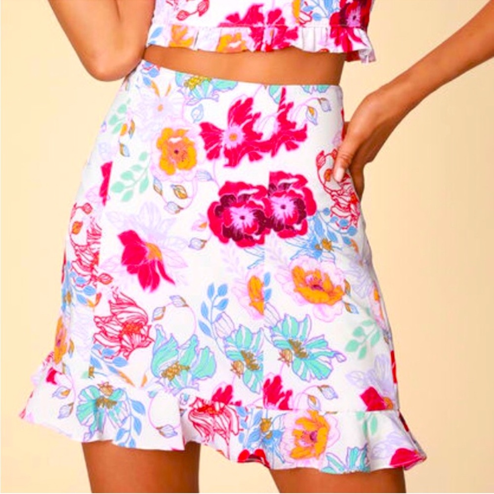 NWT Lulus Aura White Floral Print Satin Mini Skirt